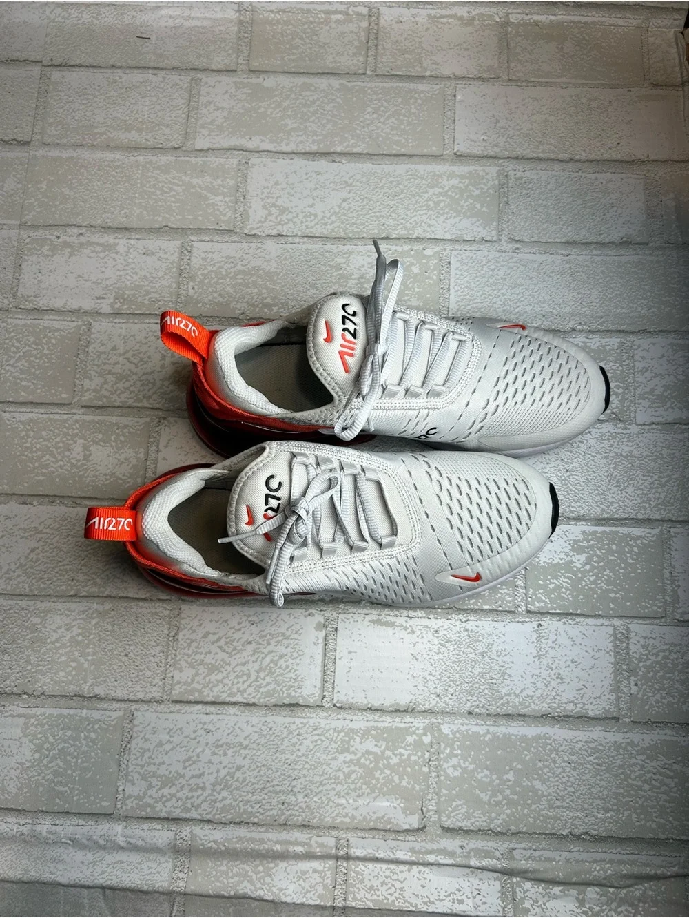 Nike Air Max 270 White with Red Accents Sneakers Y7 Woman’s 8.5